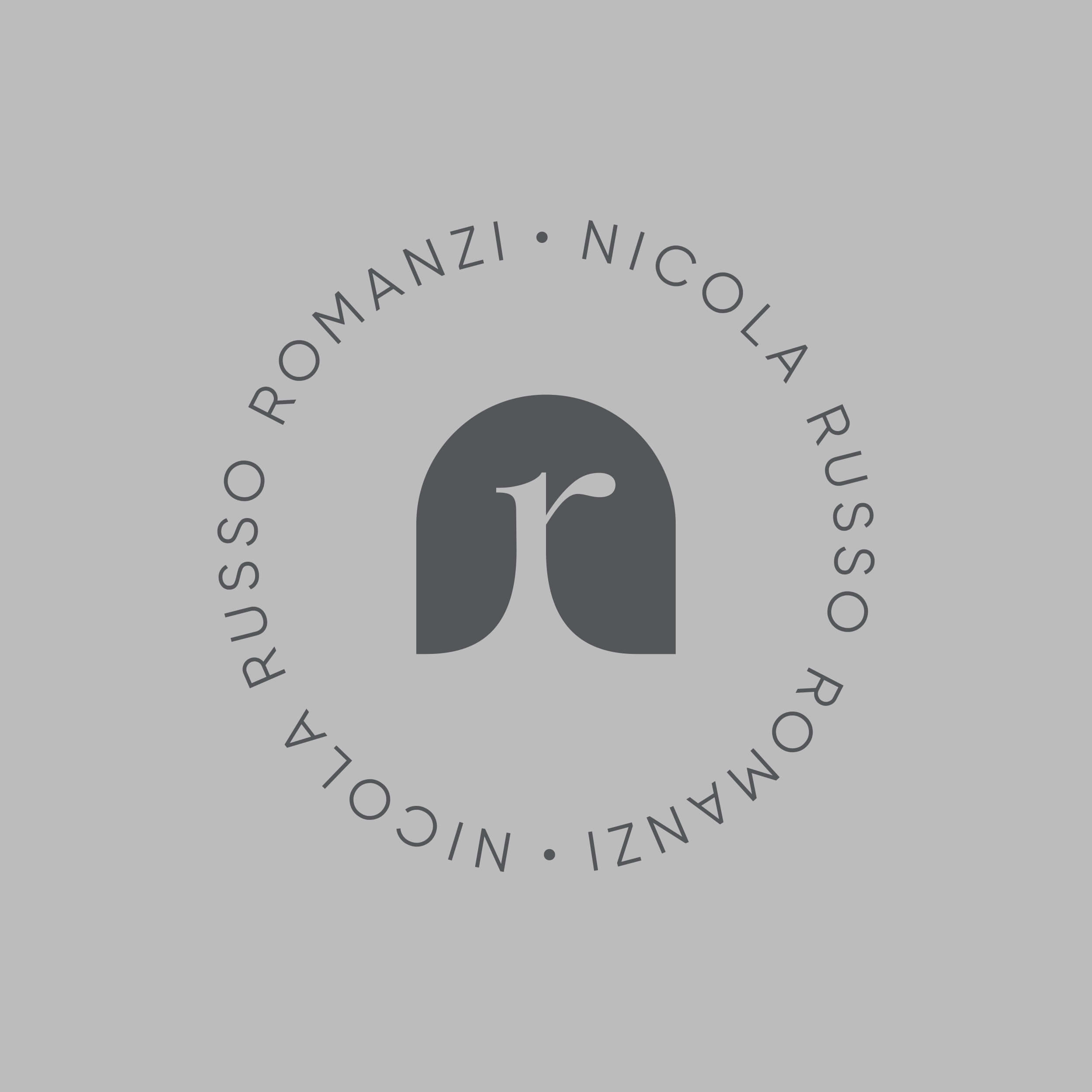 Logo circolare Russo Romanzi