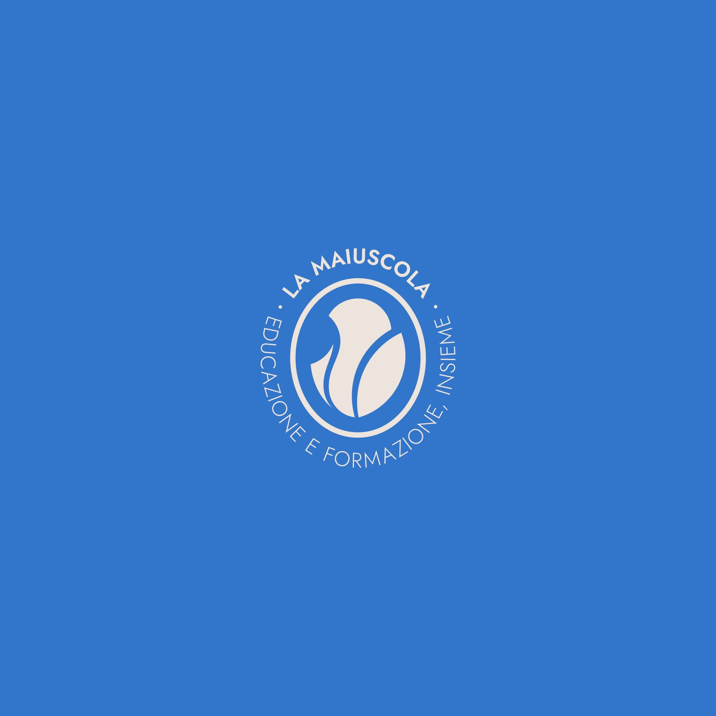 Circular logo with abstract white tulip design inside and surrounding text in Italian on blue background.